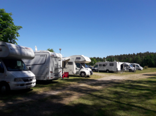 Quick-Camp - 24 Stunden Stellplatz vor der Schranke